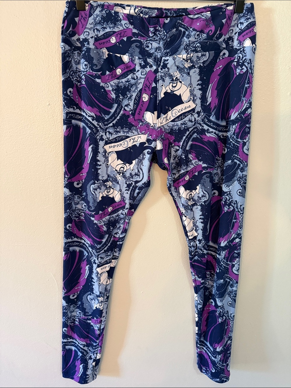 LuLaRoe Disney Ursula Villain Print Leggings Tall/Curvy